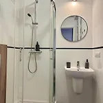 Elite 1-bedroom In By Mazowiecka * Warszawa
