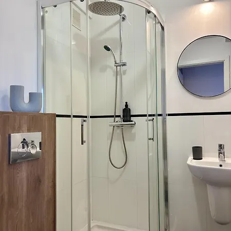 Elite 1-bedroom In By Mazowiecka *